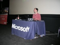 Scott presenta tramite una demo le nuove features di ASP.NET 2.0